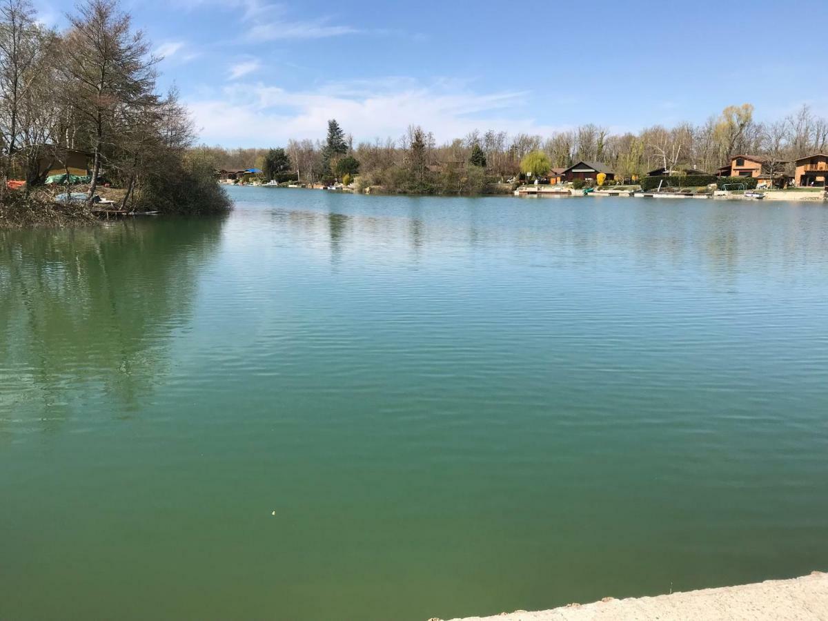 Le Chalet Du Lac - Domaine De La Goujonne Saint-Sauveur-lès-Bray Екстериор снимка