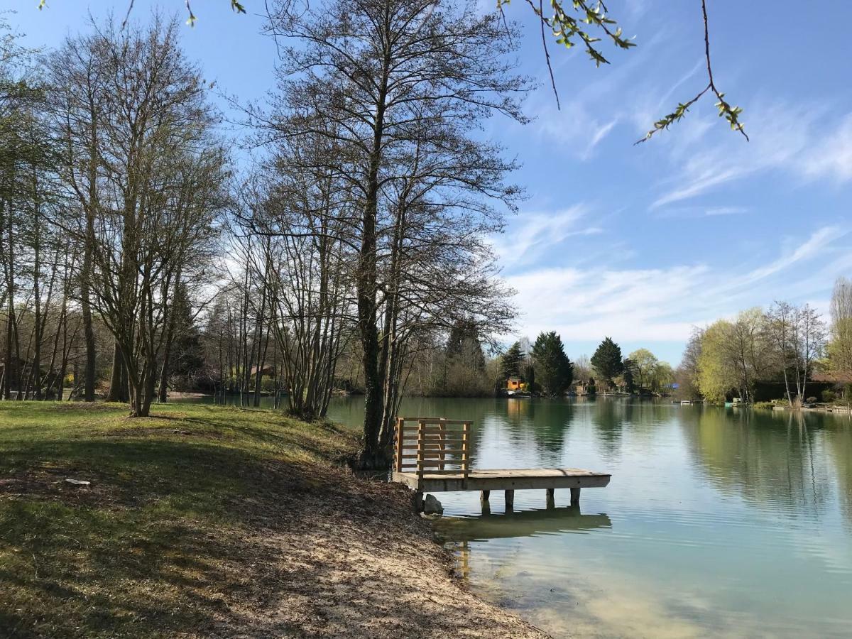 Le Chalet Du Lac - Domaine De La Goujonne Saint-Sauveur-lès-Bray Екстериор снимка